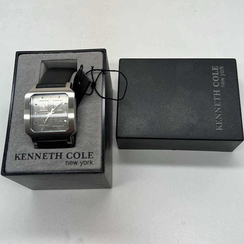 Nib Kenneth Cole NY Stainless WR Black Leather Day Date 24 hr Quartz Watch
